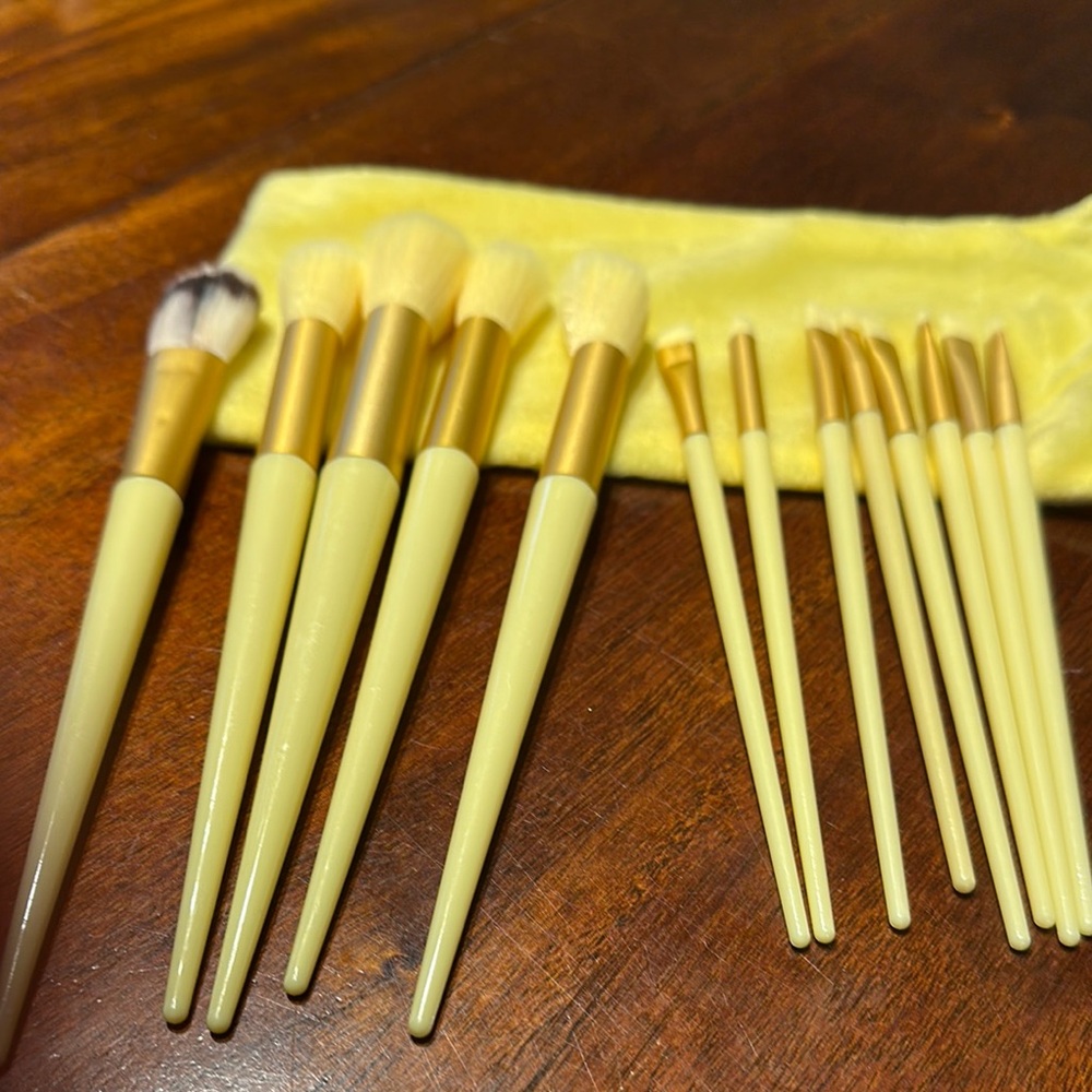 Yellow Makeup Brush Set